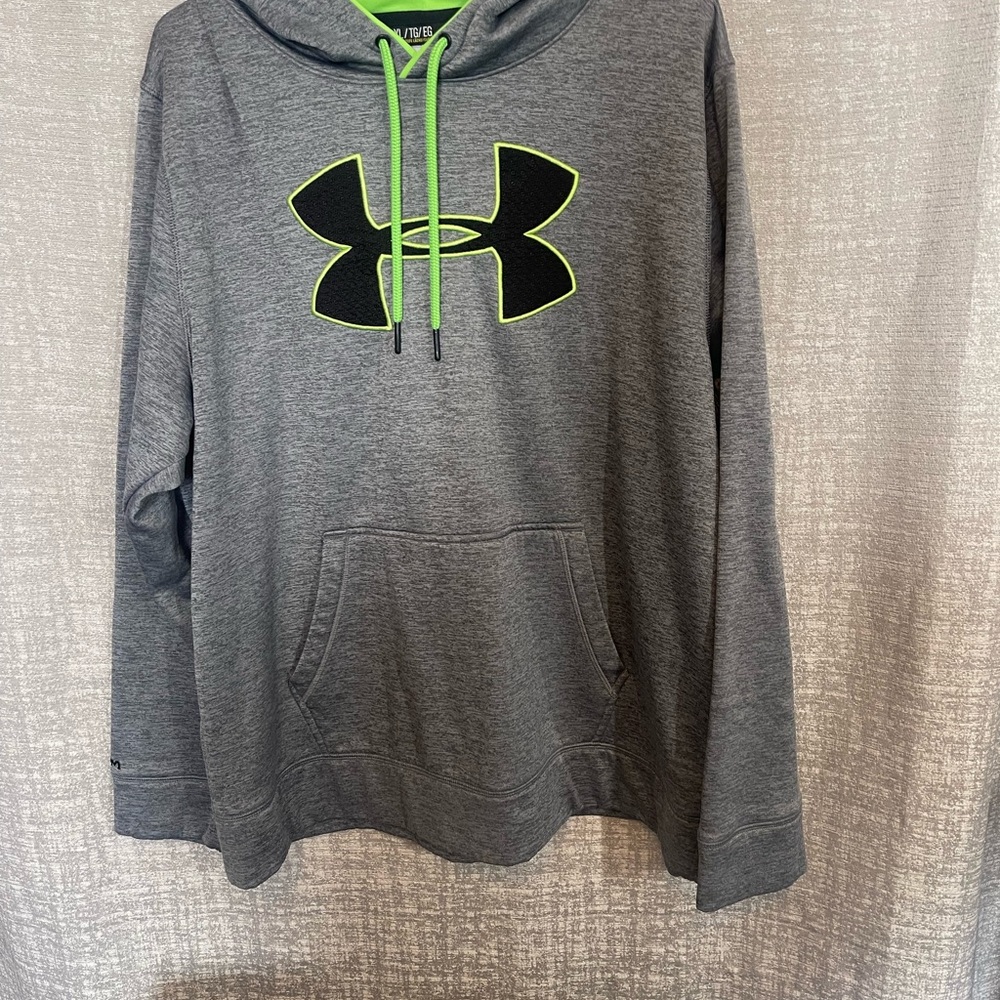 Under Armour Gray Performance Sweater with Modern Design